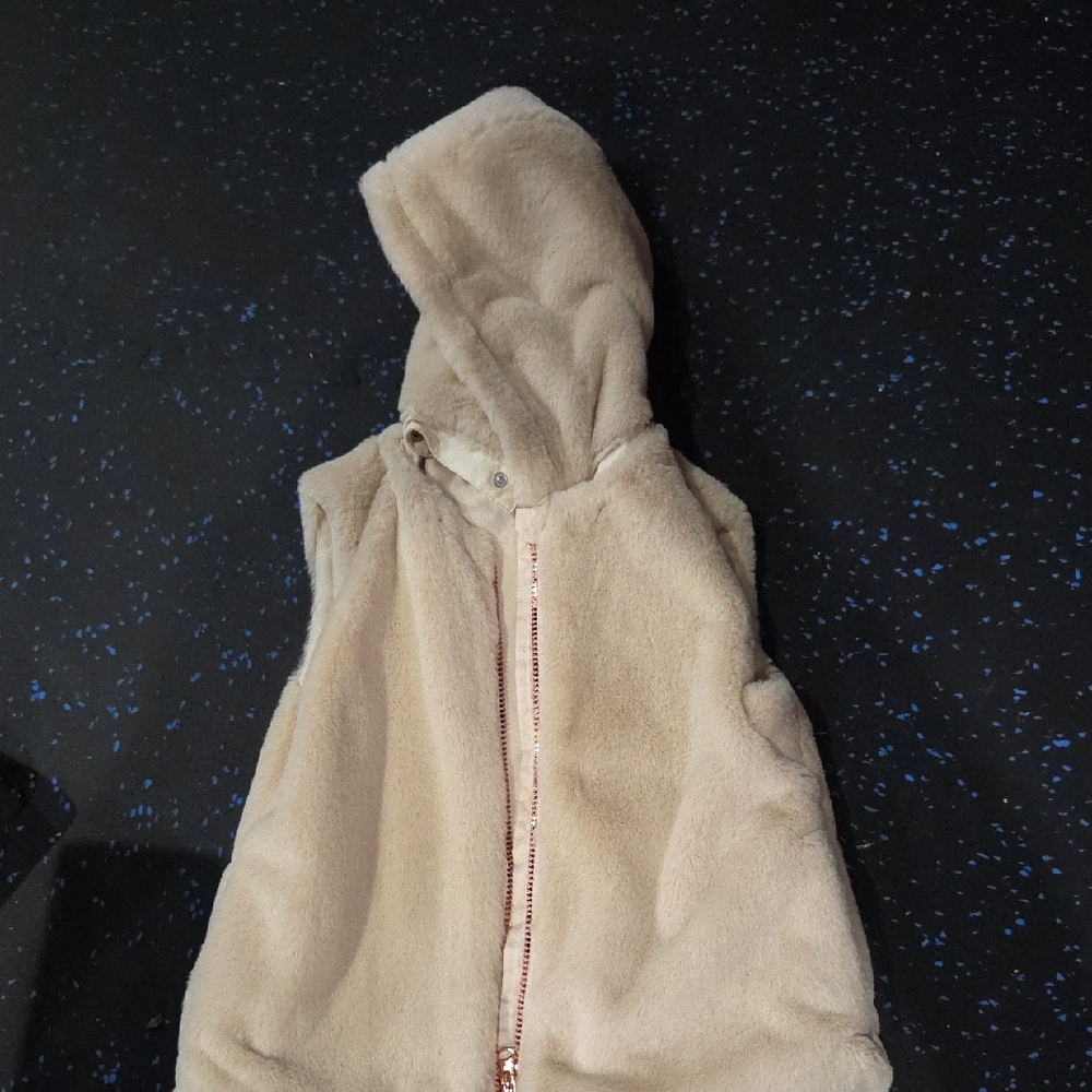 H&M Cream Kids Faux Fur Vest 6x/7